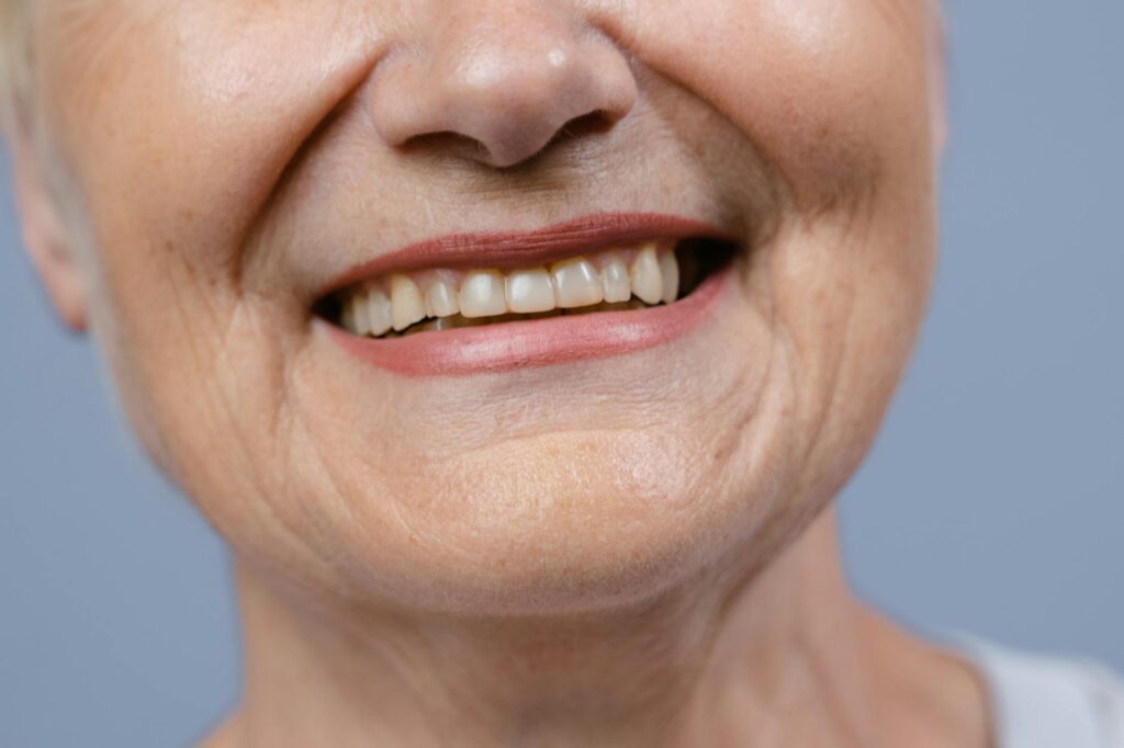 Low lycopene intake tied to higher severe gum disease risk in seniors